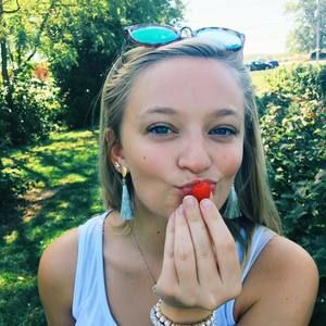 Meet your Posher, Madi